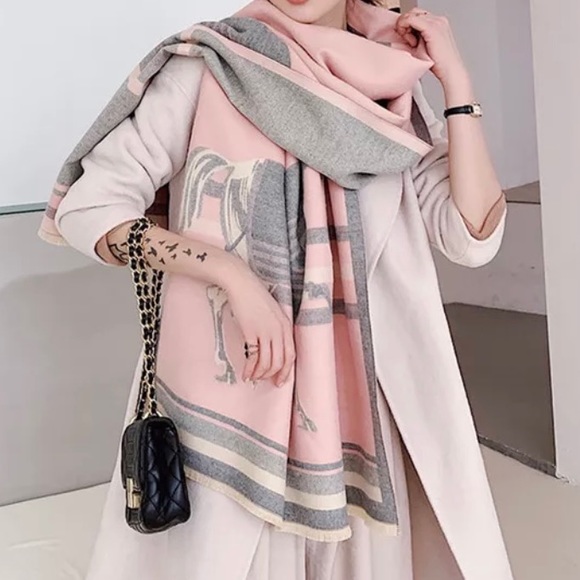 etcetera.baazaar Accessories - ‼️Valentine's Day Sale‼️Fall/Winter Cashmere Shawl